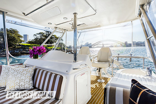 Lux Flybridge Cruiser Sydney 1F