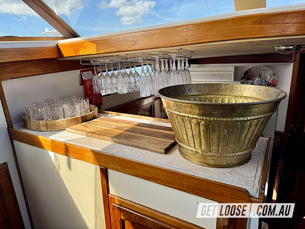 Lux Flybridge Cruiser Sydney 2J